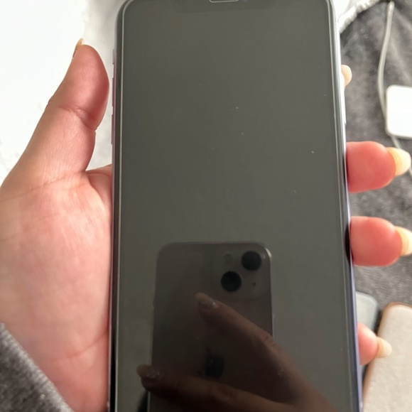 Purple iPhone 11 - Picture 2 of 4